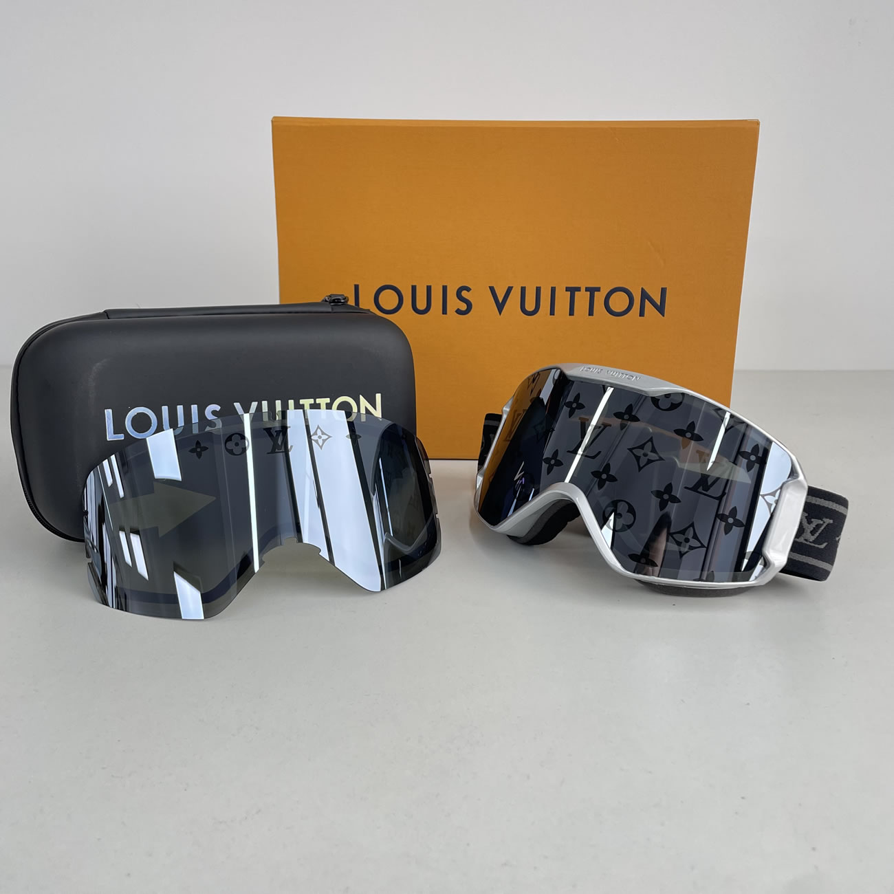 Louis Vuitton Lv Ski Mask Yellow Blue Black Pink Silvery White (14) - newkick.app